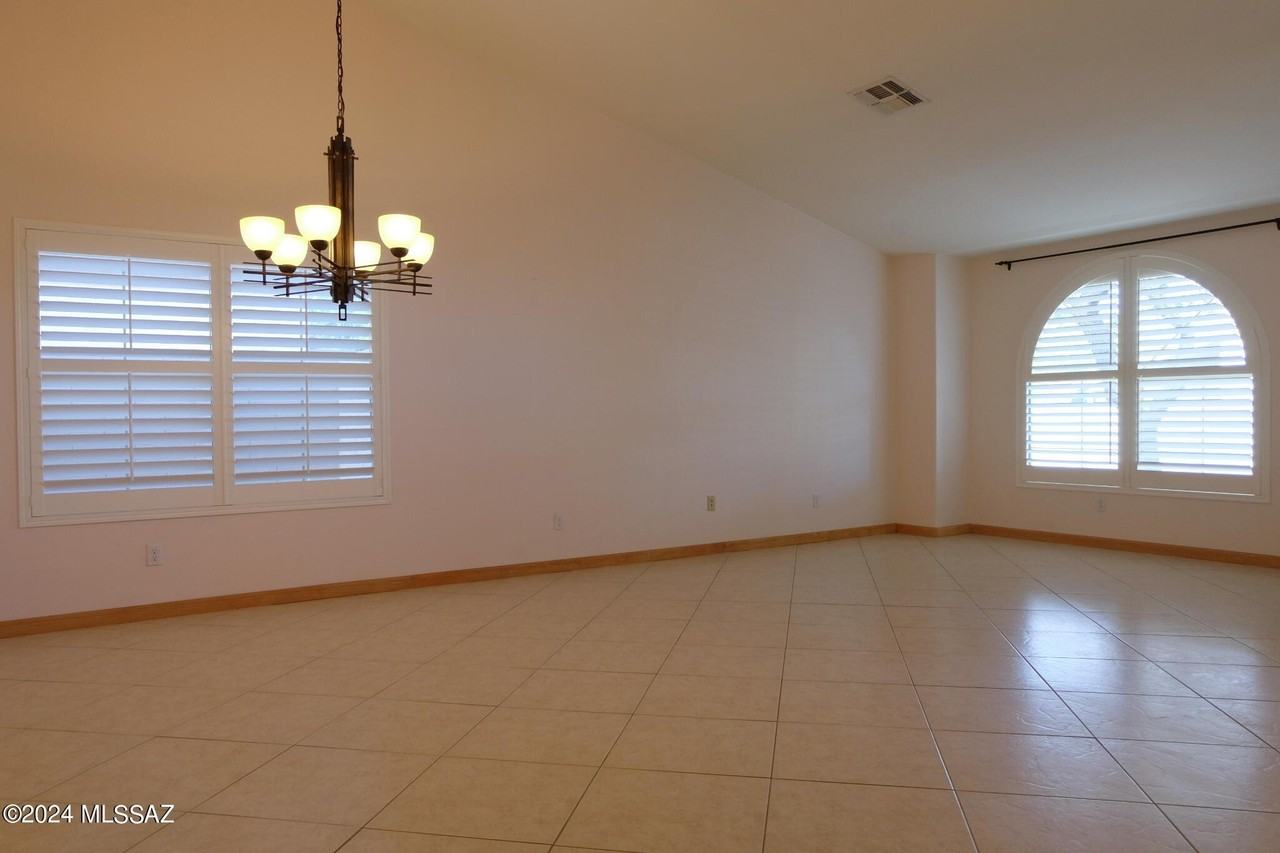 6831 W Rifle Way - Photo 5 of 39