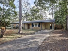 featured image of 2093 Greenwood Dr