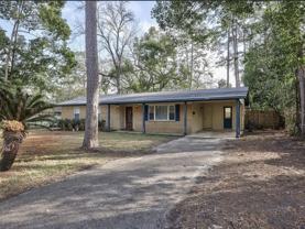 2093 Greenwood Dr - Photo 1 of 1