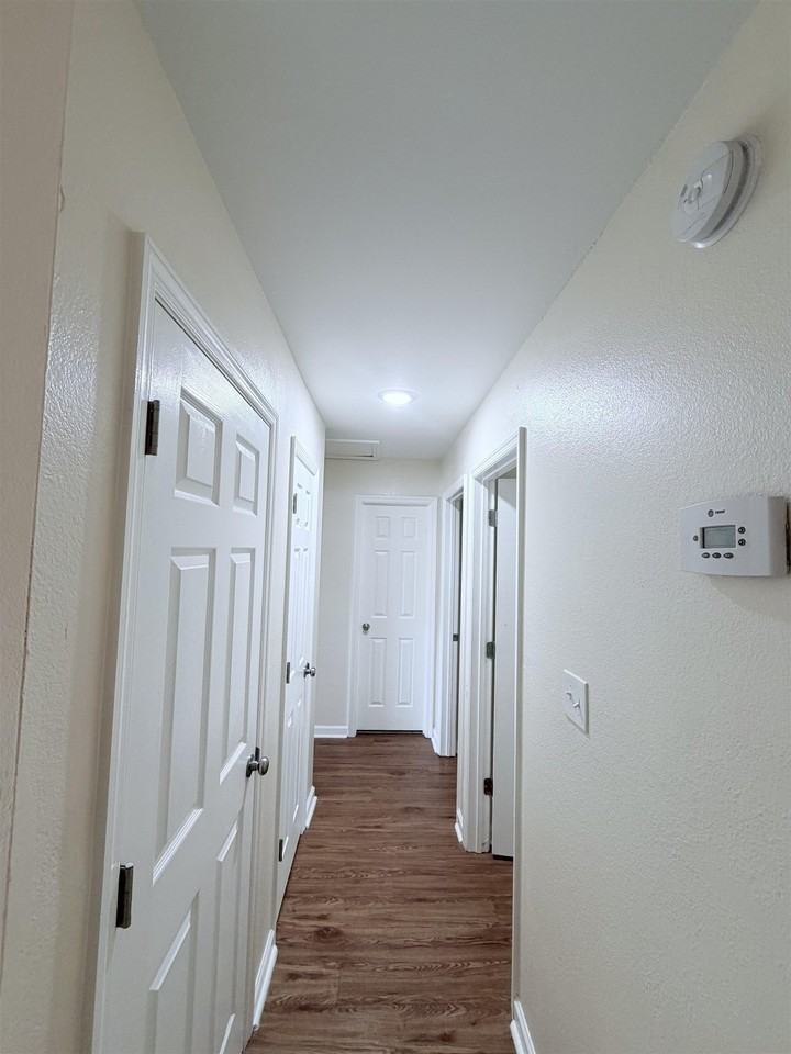 1352 Ocala Rd #B - Photo 3 of 15
