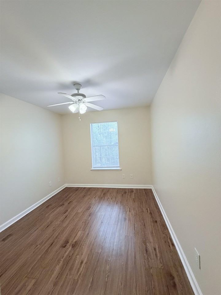 1352 Ocala Rd #B - Photo 6 of 15