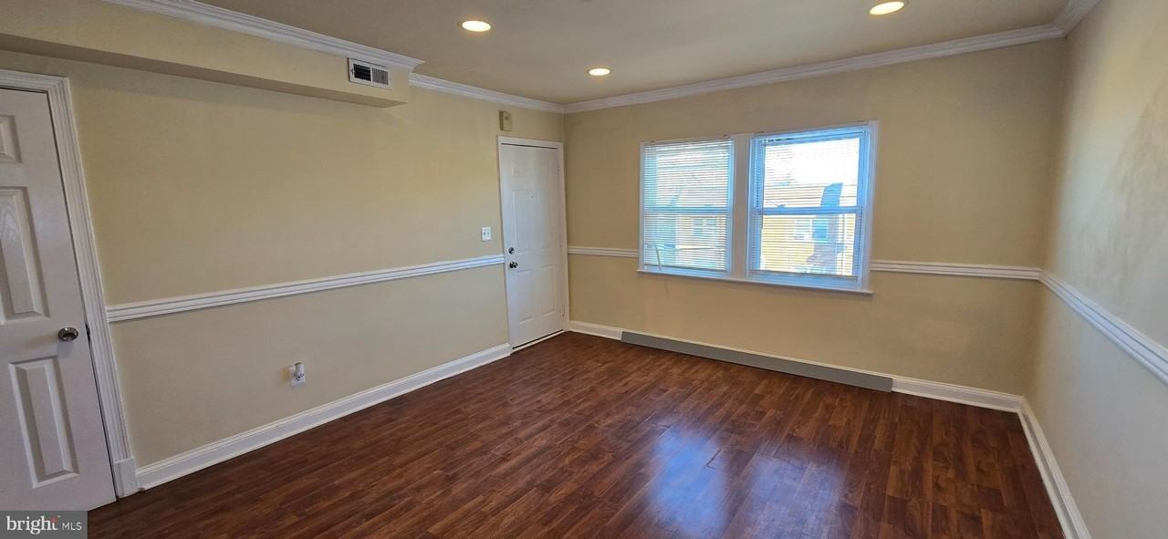 1255 Meigs Pl Ne #3 - Photo 4 of 13