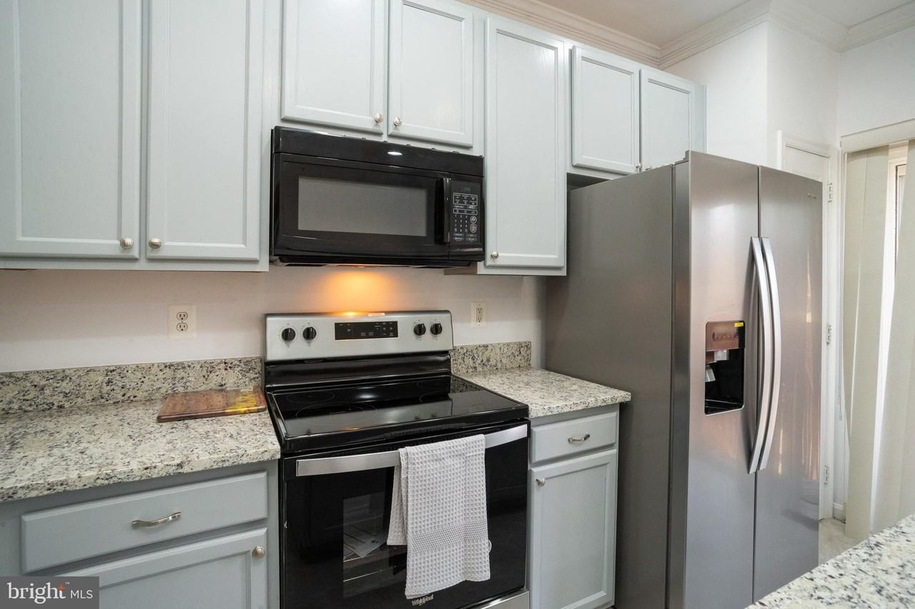 9962 Morristown Pl - Photo 3 of 12