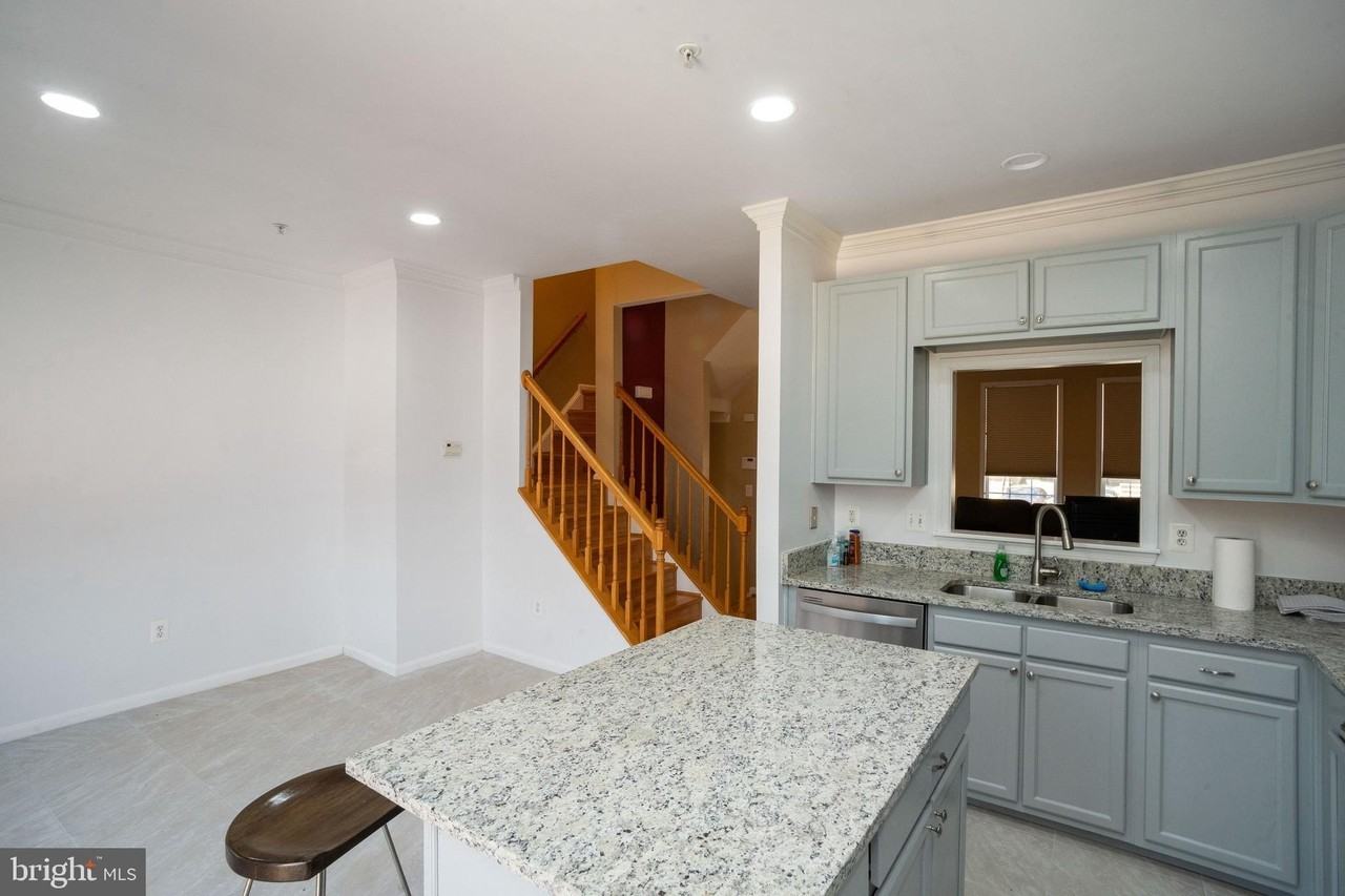 9962 Morristown Pl - Photo 4 of 12