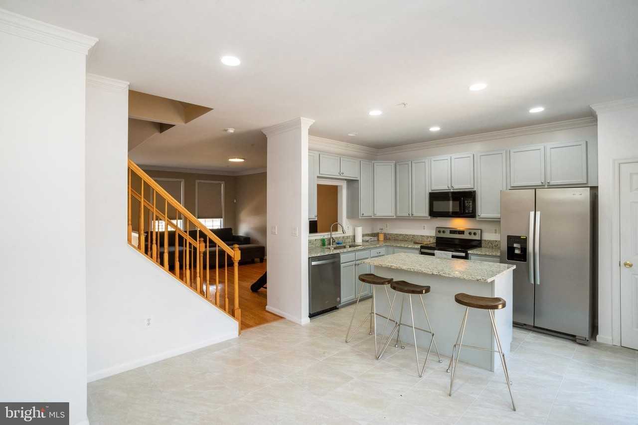 9962 Morristown Pl - Photo 5 of 12