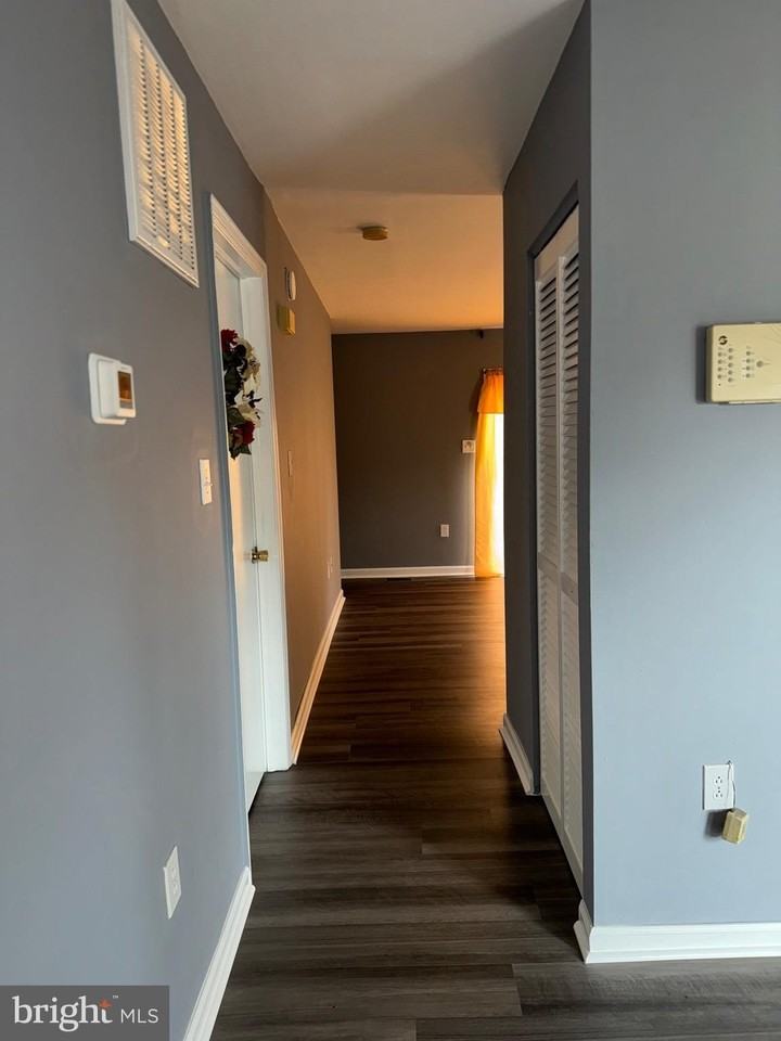 701 Green St - Photo 3 of 37