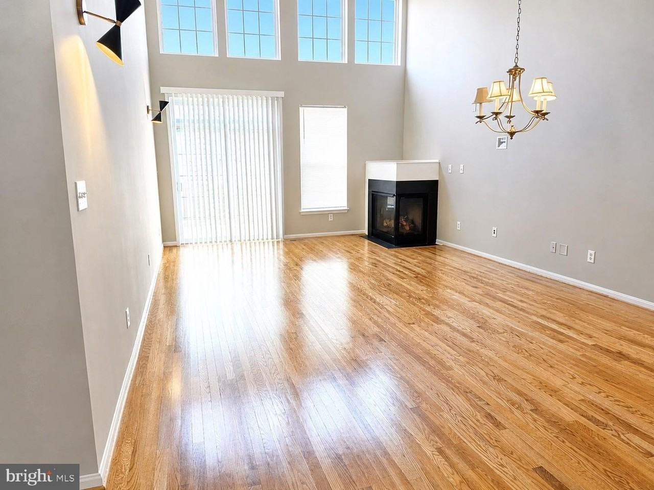 414 Granville Ct - Photo 3 of 50