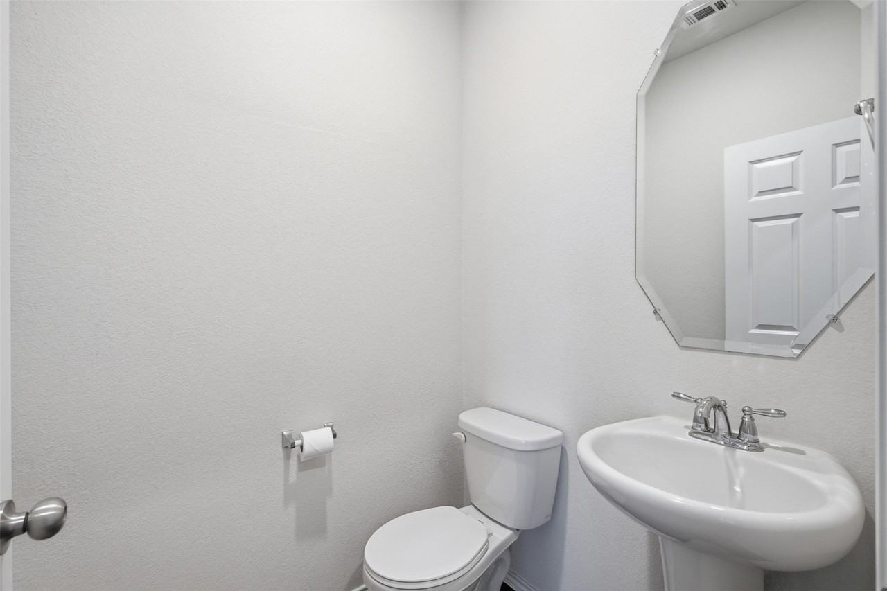 25626 Pannier Pl - Photo 4 of 31