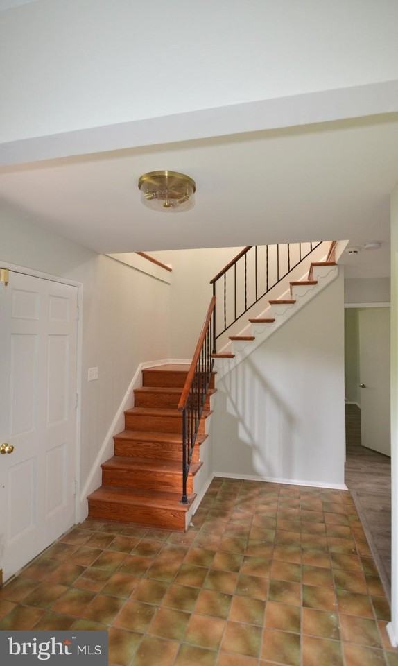 14011 Eagle Ct - Photo 4 of 29
