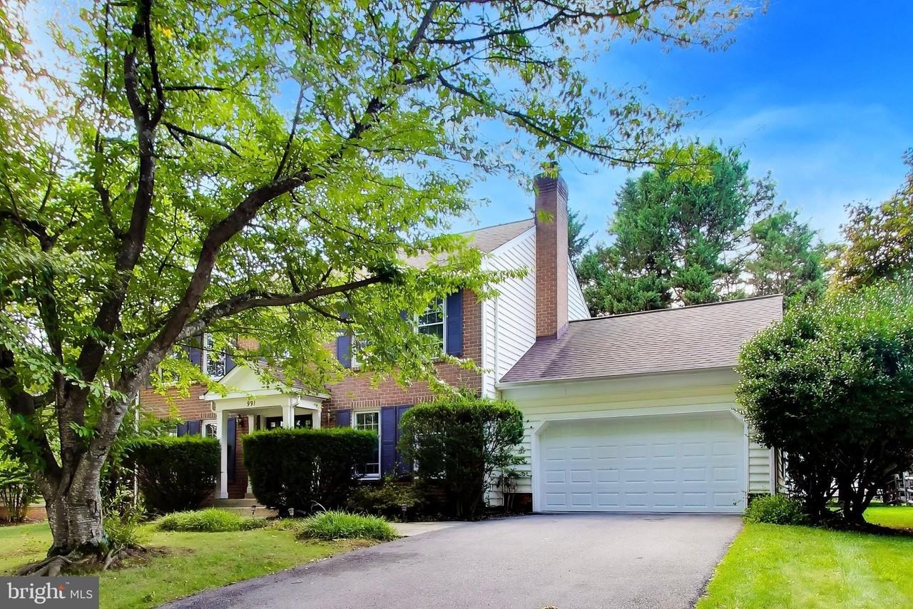 991 Farm Haven Dr - Photo 2 of 50
