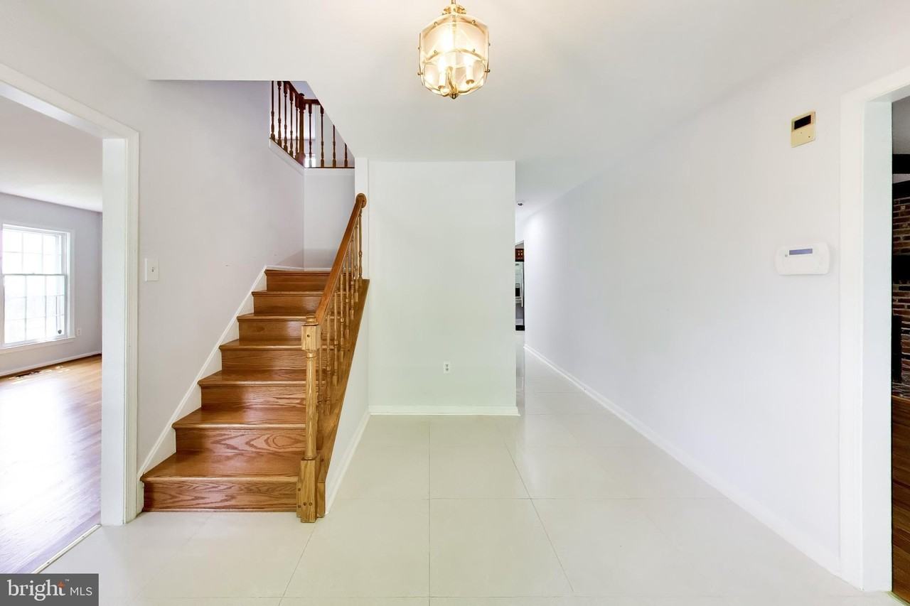 991 Farm Haven Dr - Photo 4 of 50