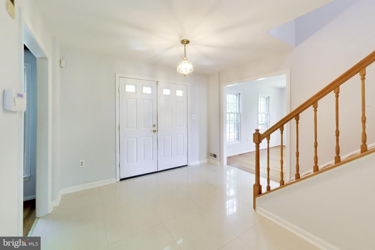 991 Farm Haven Dr - Photo 5 of 50