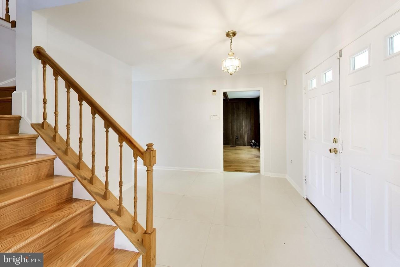 991 Farm Haven Dr - Photo 6 of 50