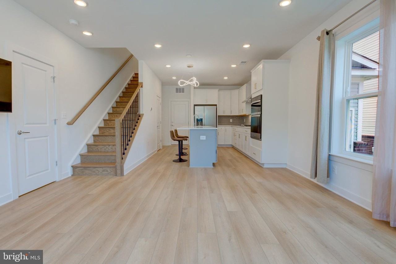 16108 Frederick Rd - Photo 5 of 49