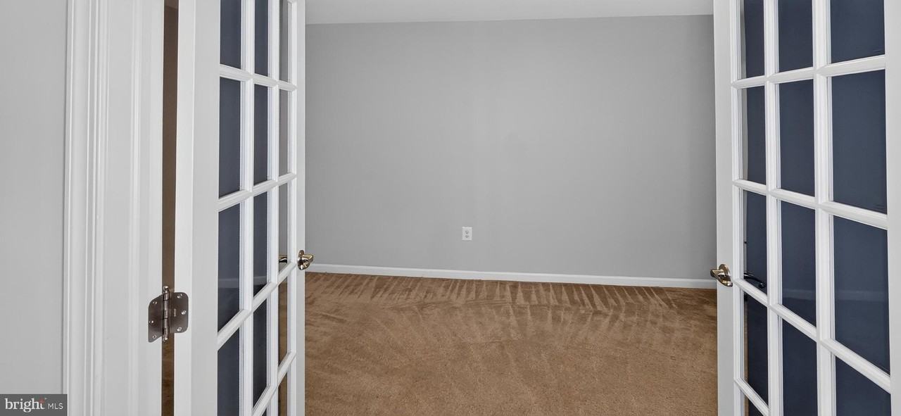 5363 S Center Dr - Photo 5 of 30