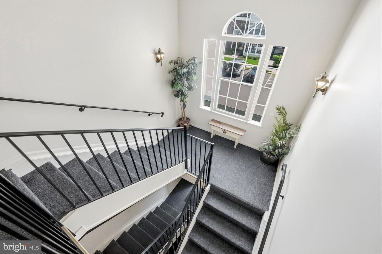 72 Eldon Way - Photo 4 of 38