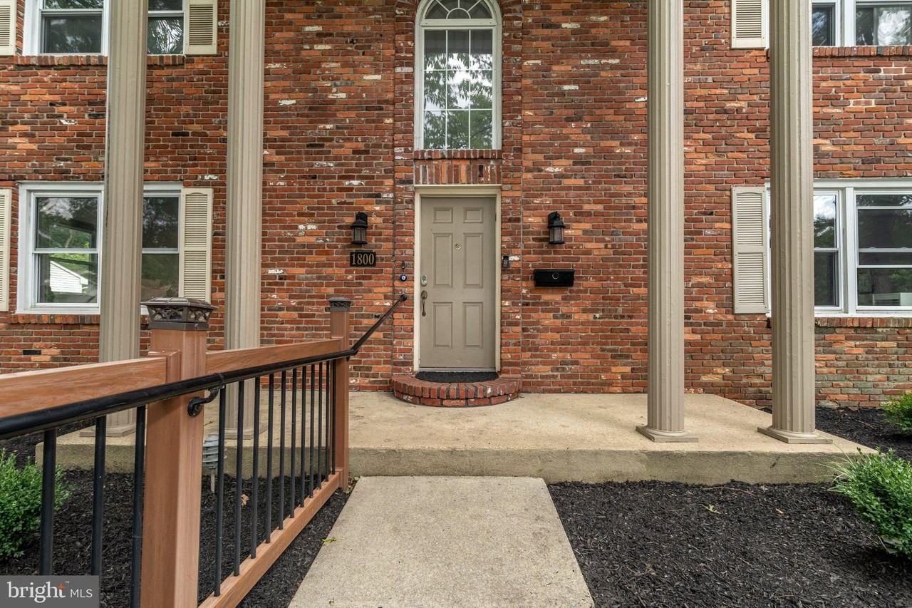 1800 Lark Ln - Photo 7 of 50