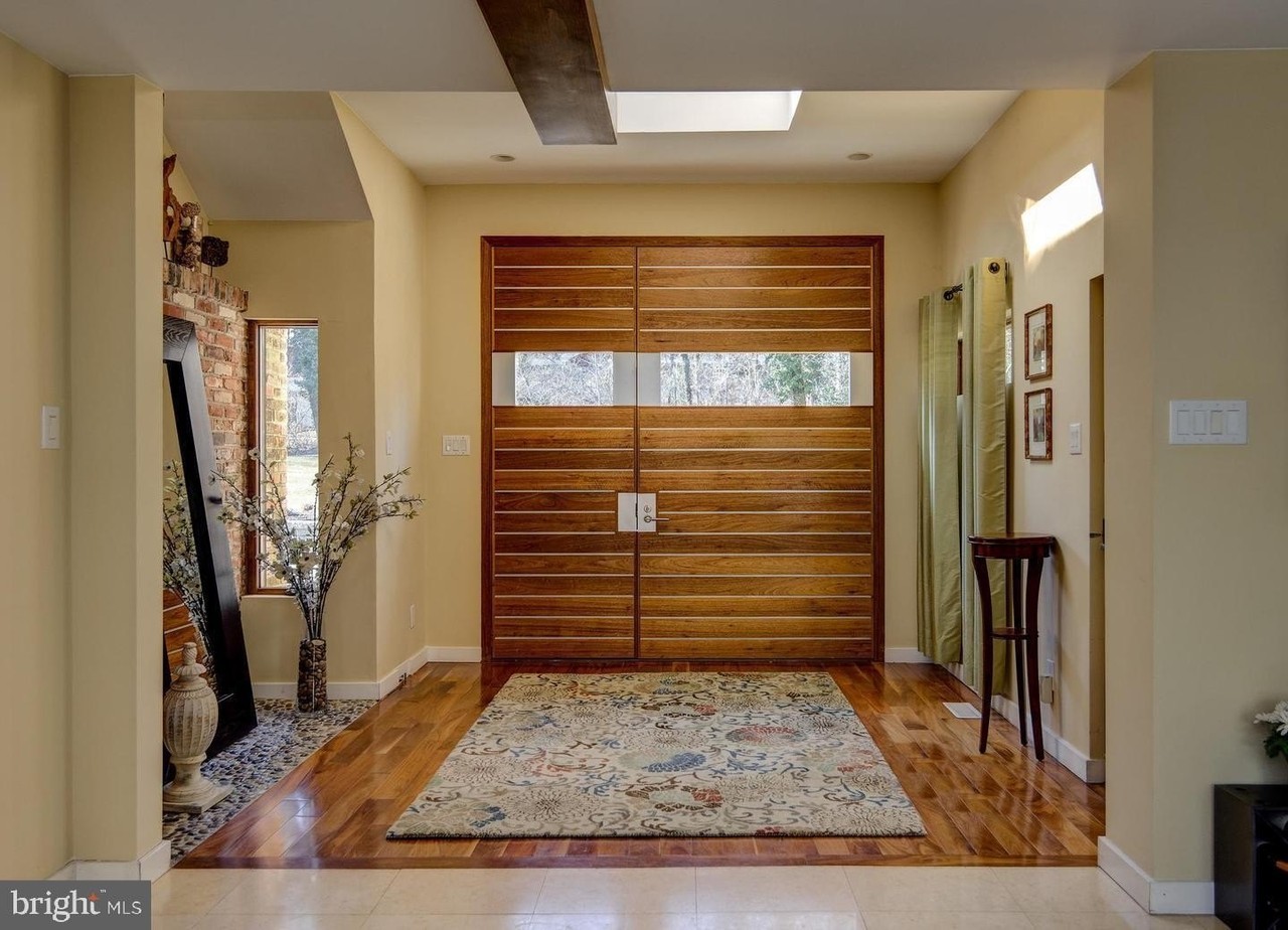 1127 Winding Dr - Photo 6 of 25