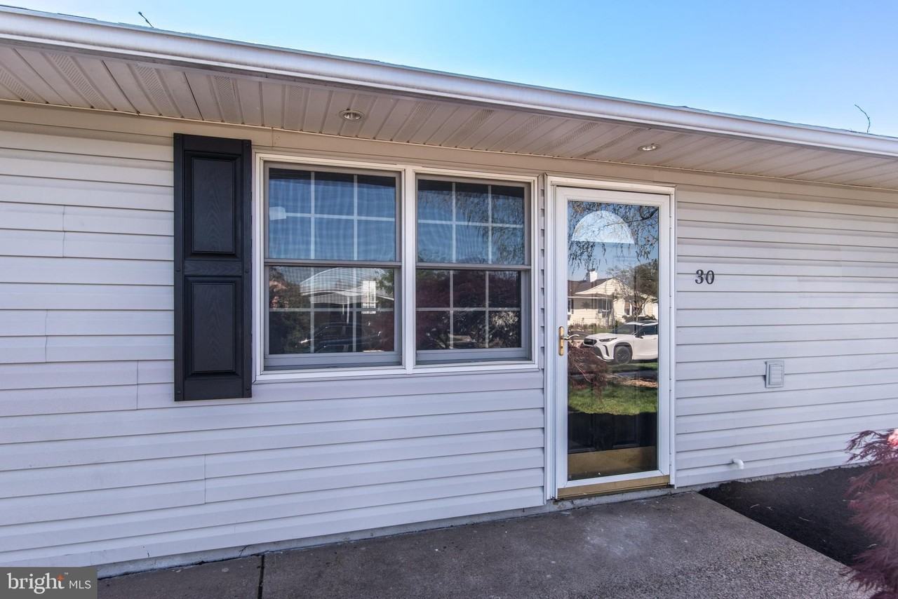 30 Primrose Ln - Photo 4 of 50