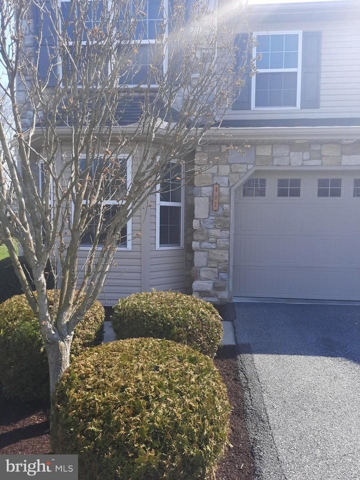 407 Mercury Dr - Photo 2 of 7