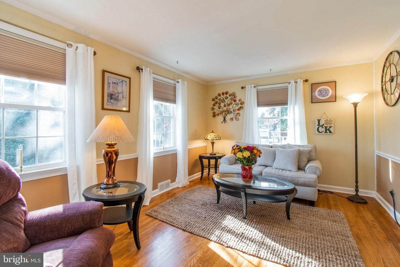 301 Central Ave - Photo 2 of 18