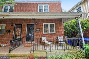 featured image of 205 E 10th Ave
