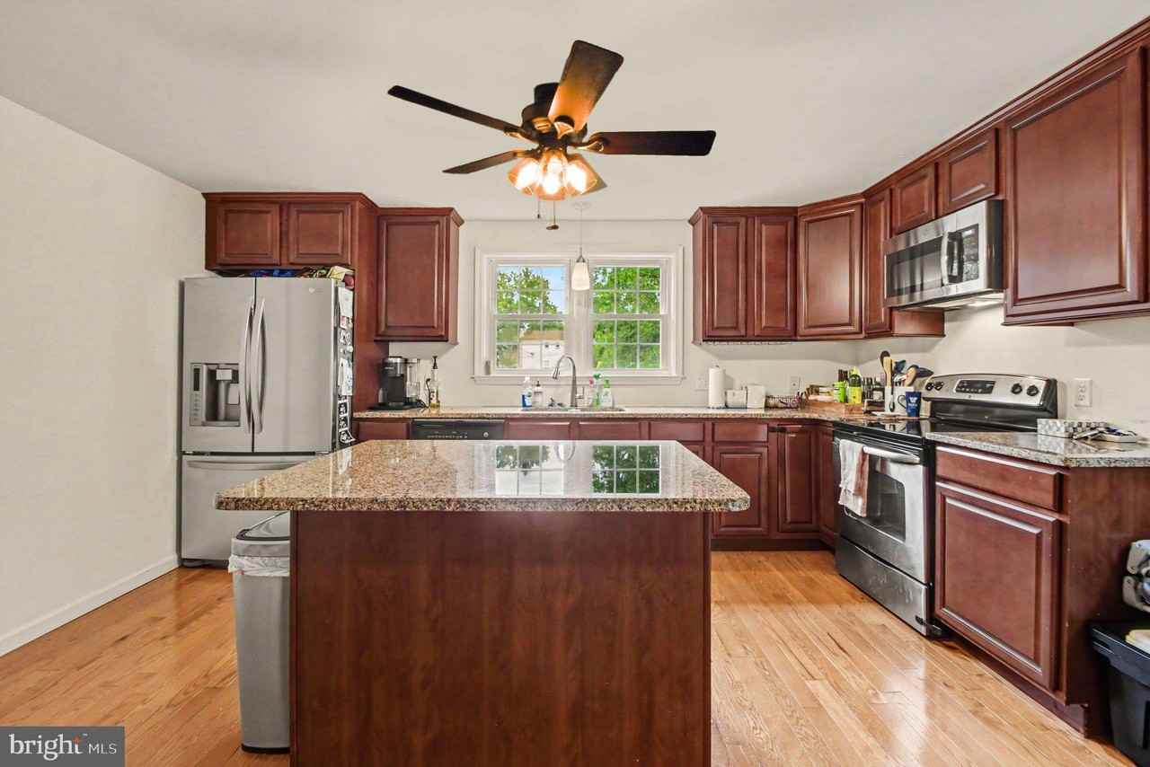 205 E 10th Ave - Photo 5 of 30