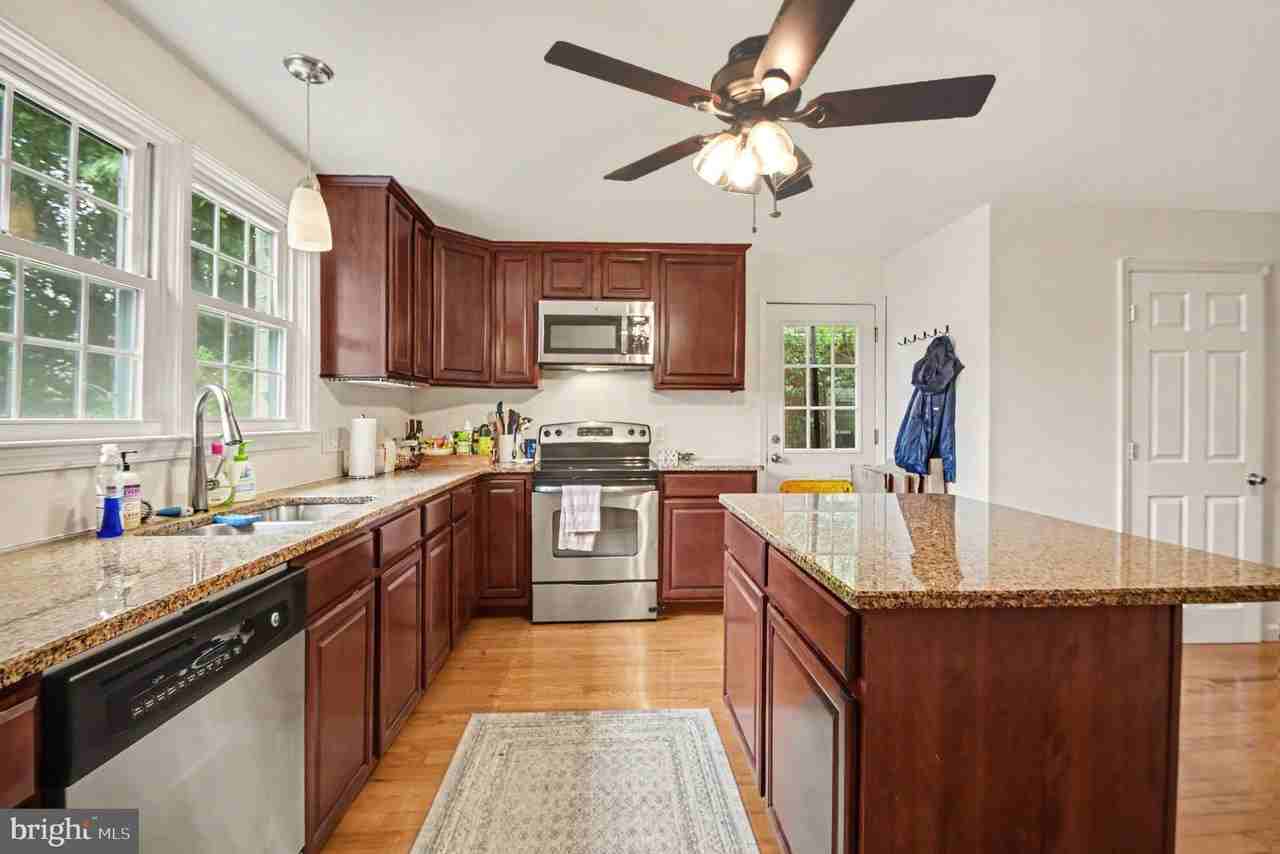 205 E 10th Ave - Photo 6 of 30