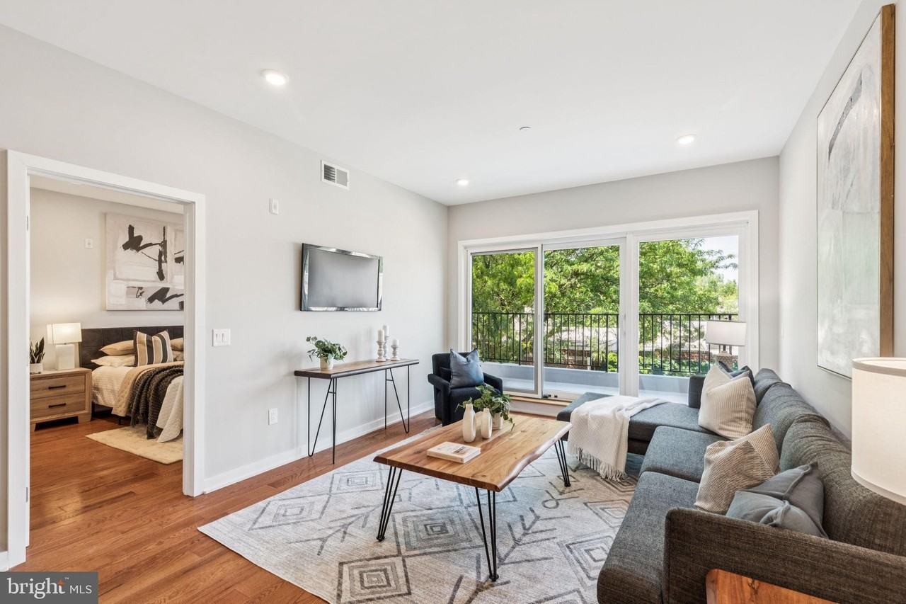 203 Haverford Ave #203
