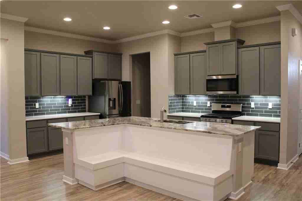 8026 Ventoso St - Photo 6 of 11