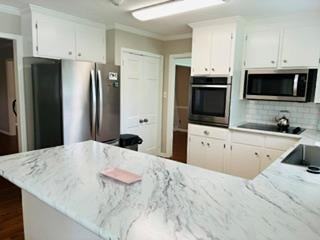 2415 Winding Way - Photo 4 of 22