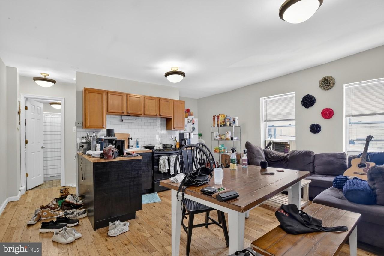 1655 S Bancroft St #2 - Photo 3 of 18