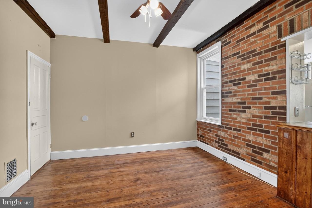 2228 Taggert St - Photo 2 of 21