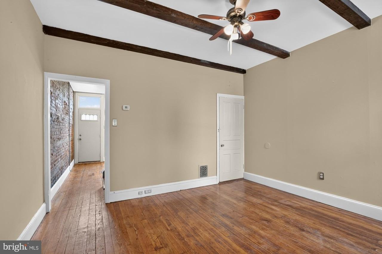 2228 Taggert St - Photo 3 of 21