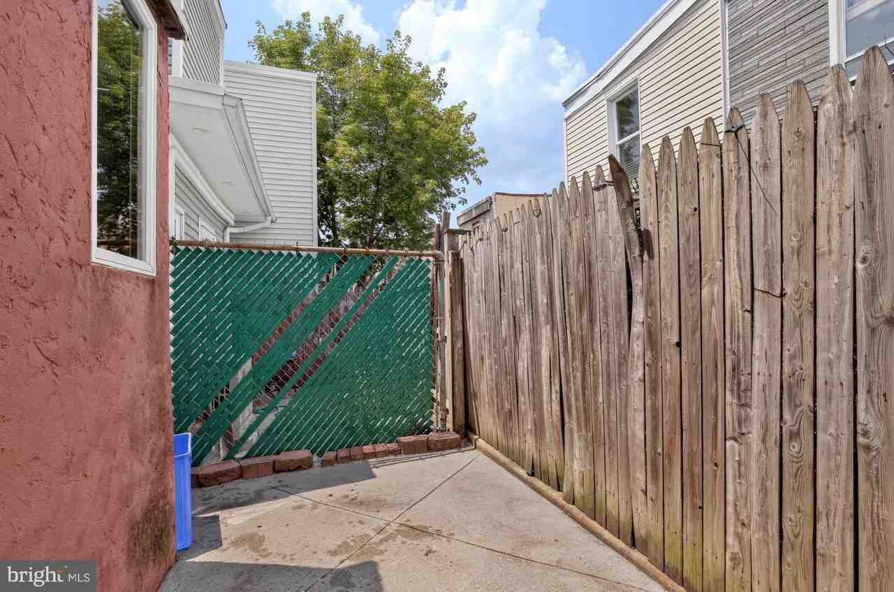 2228 Taggert St - Photo 7 of 21