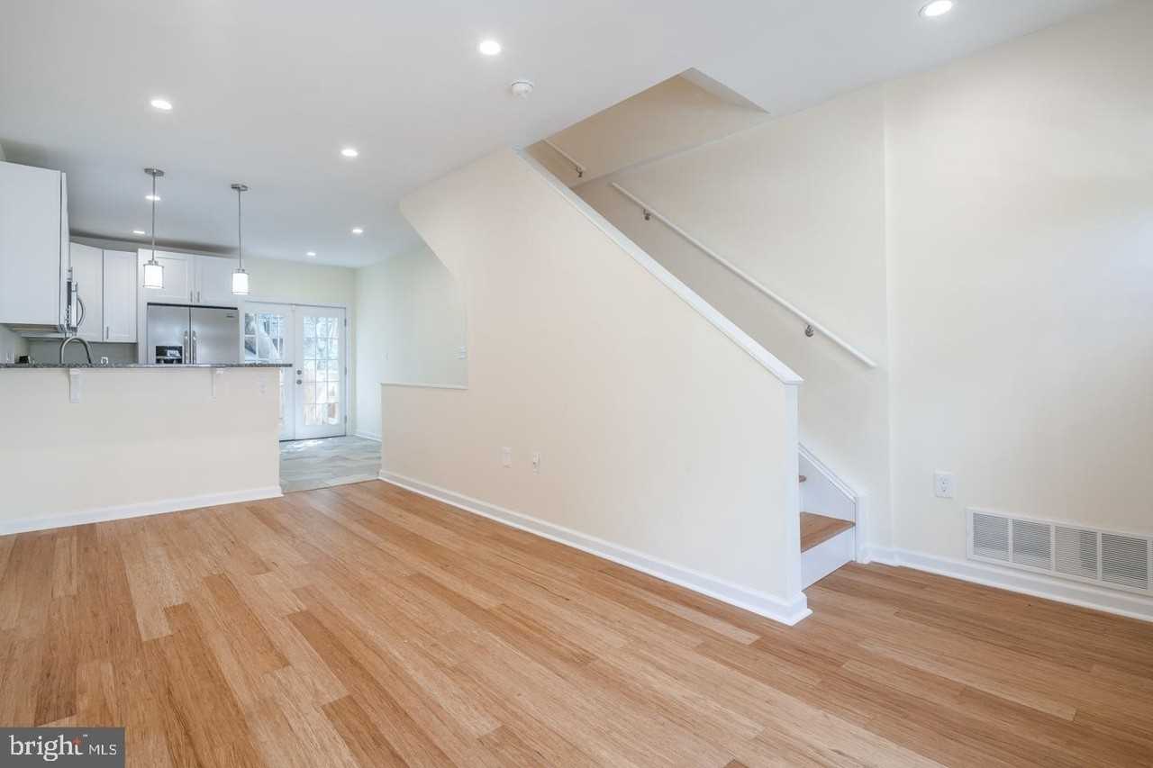2612 Titan St - Photo 2 of 13