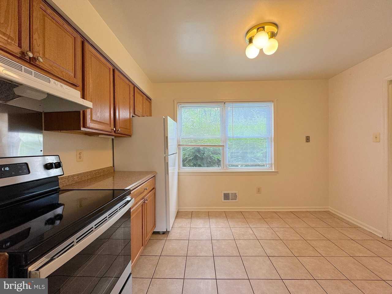 4104 Sideburn Rd - Photo 6 of 31