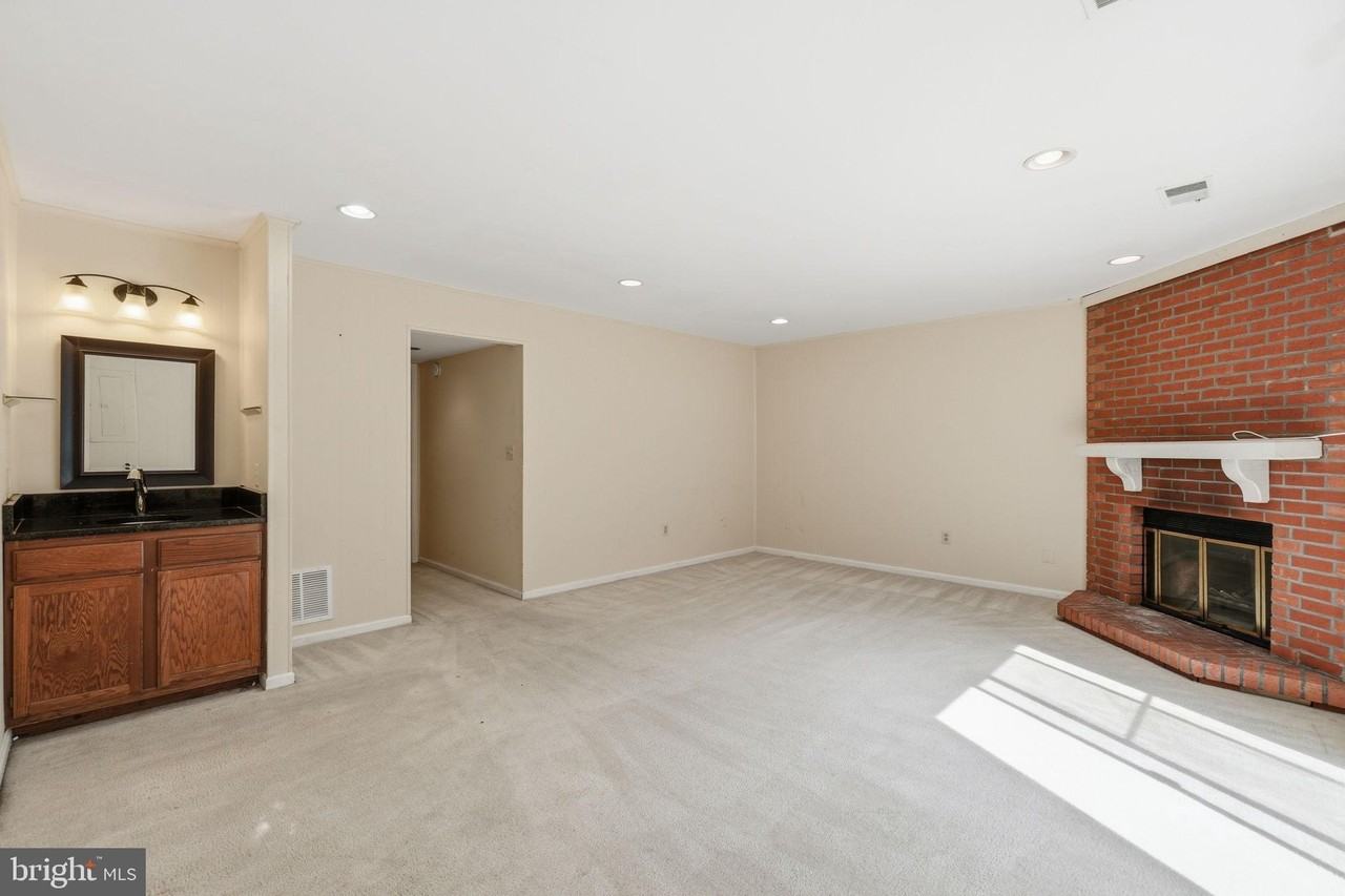 6012 Crown Royal Cir - Photo 5 of 26
