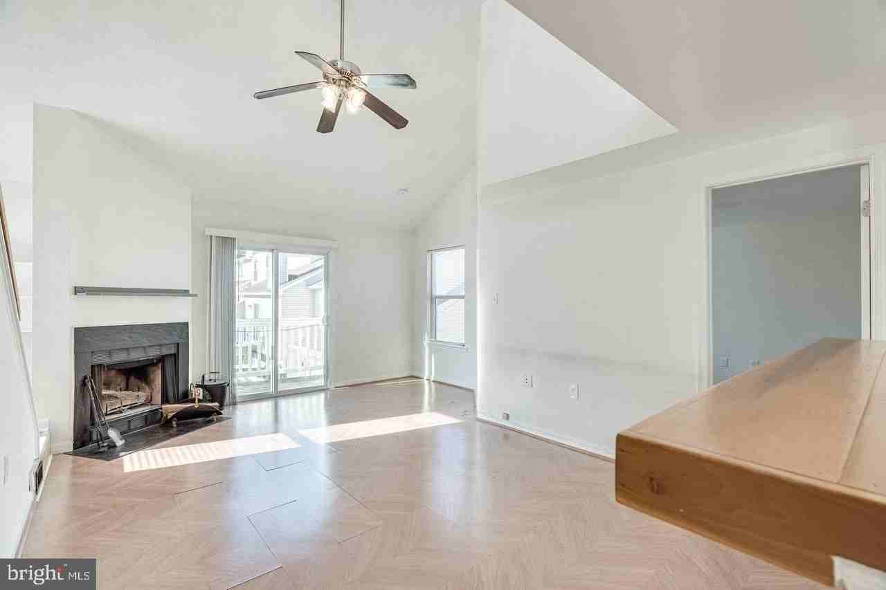 4418 Pembrook Village Dr #121 - Photo 5 of 28
