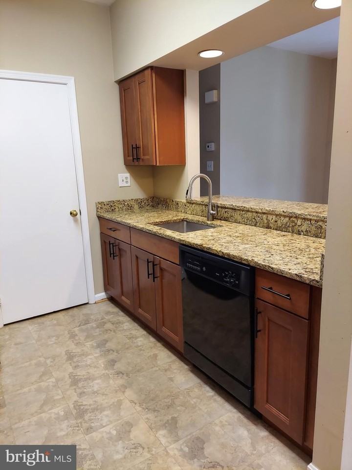 12208 Fort Buffalo Cir #531 - Photo 7 of 23