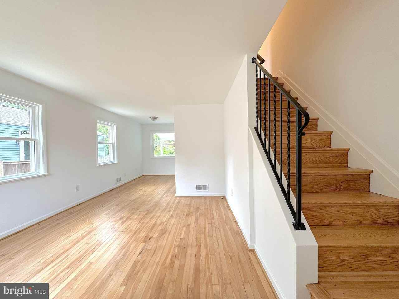 5700 Fenwick Dr - Photo 6 of 27