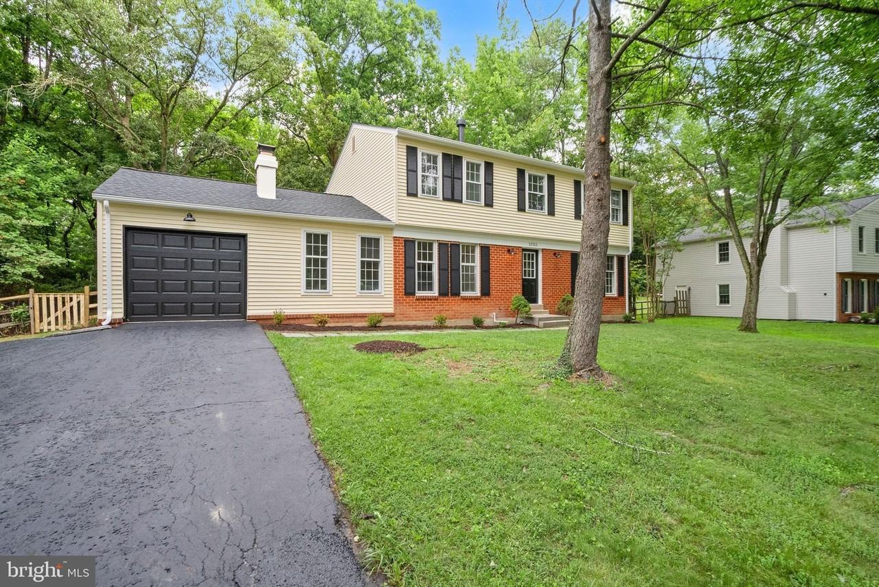 12312 Coleraine Ct - Photo 4 of 48