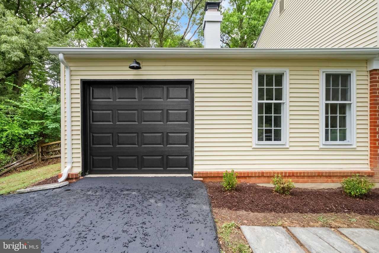 12312 Coleraine Ct - Photo 5 of 48