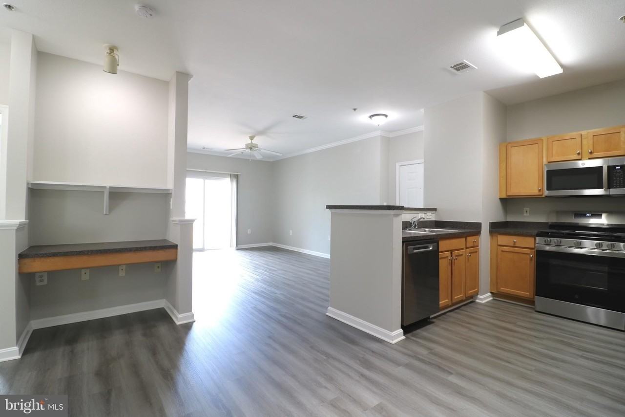 5117 Travis Edward Way Apt E #5117E - Photo 6 of 16