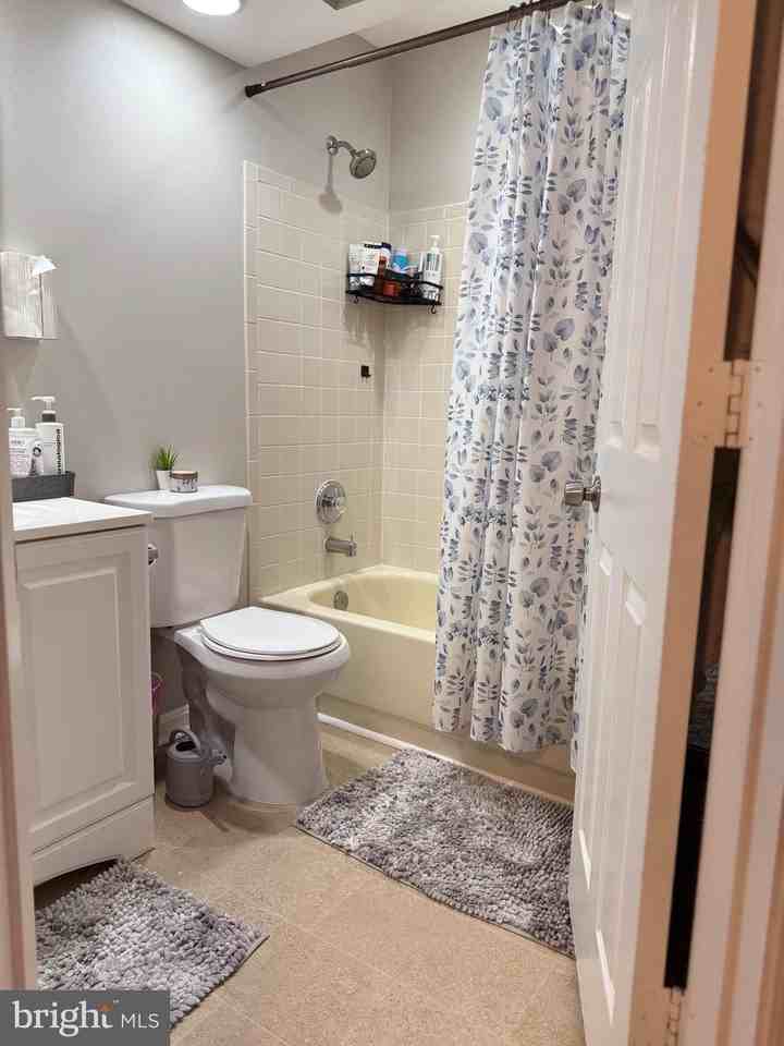 16922 Point Pleasant Ln - Photo 2 of 50