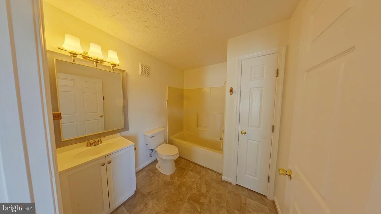 1290 Ox Rd #E12 - Photo 6 of 11