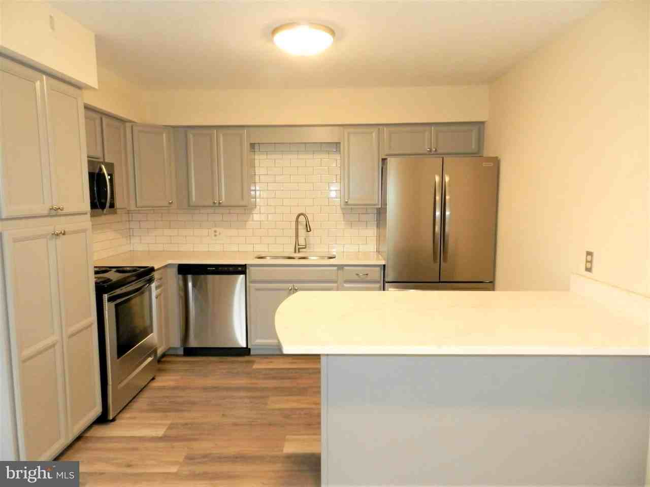 300 Claiborne Ave #4 - Photo 4 of 15