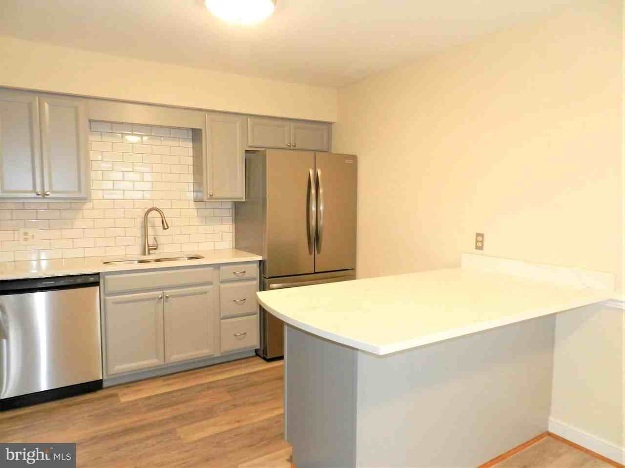 300 Claiborne Ave #4 - Photo 5 of 15