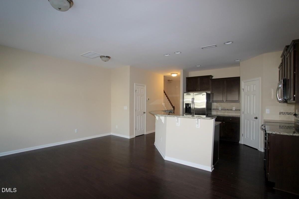 947 Consortium Dr - Photo 3 of 16