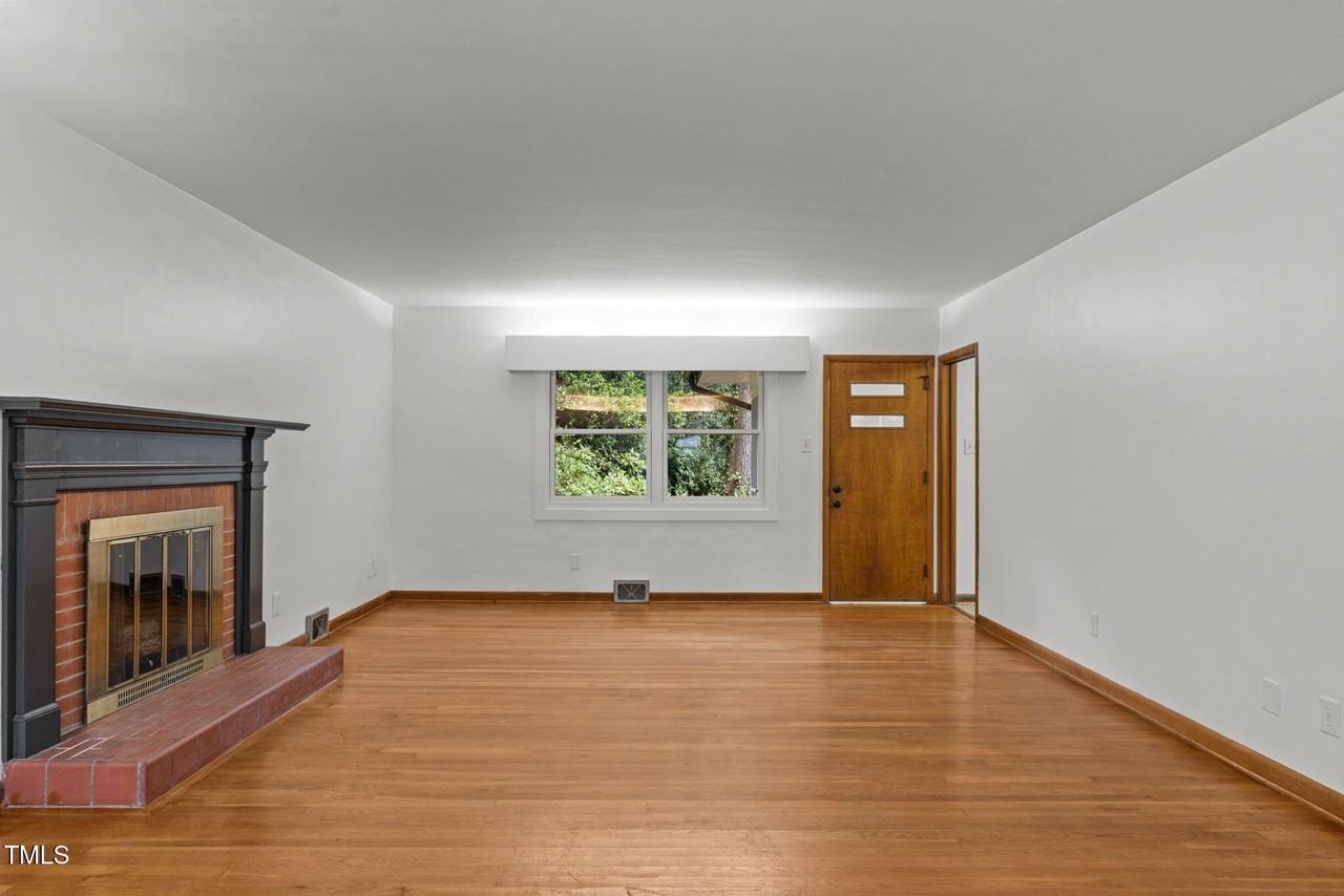 3026 Devonshire Dr - Photo 6 of 50